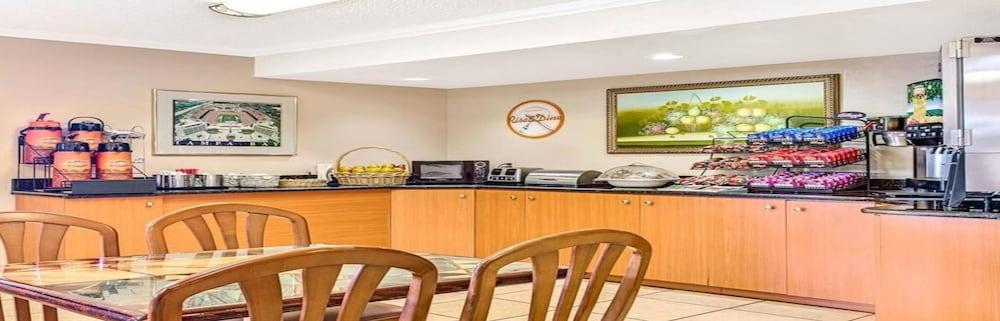 Airport Inn Тампа Экстерьер фото